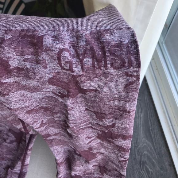 SOLD Gymshark Camo Leggings in Berry - Picture 9 of 9